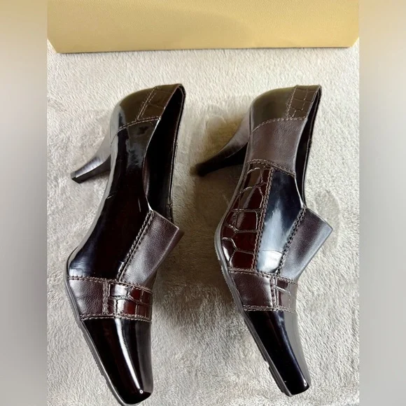 Franco Sarto Black and Brown Heels Croc Embossed Heel/Booties 💕 - Picture 5 of 10